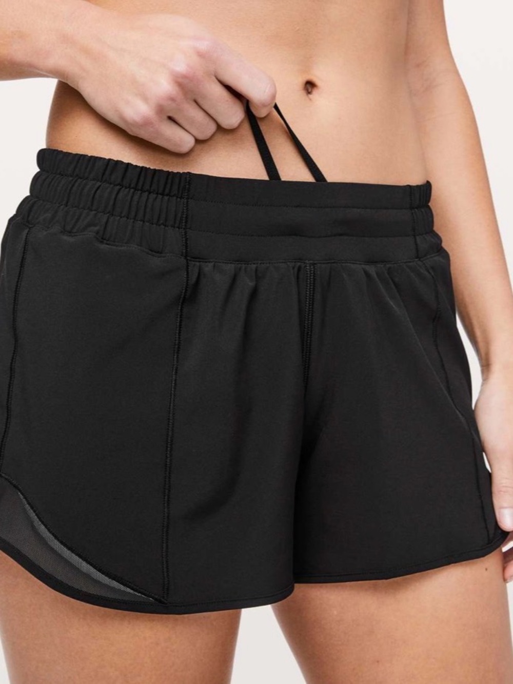 Lululemon Hotty Hot Short *Long 4"
Black - 6